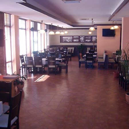 קברנה Hotel Kakadu מראה חיצוני תמונה